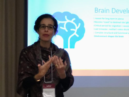 Linguagem, aprendizagem e desenvolvimento: perspectivas Sobre aquisição linguística e funcionamento cerebral Linguagem, aprendizagem e desenvolvimento: perspectivas Sobre aquisição linguística e funcionamento cerebral